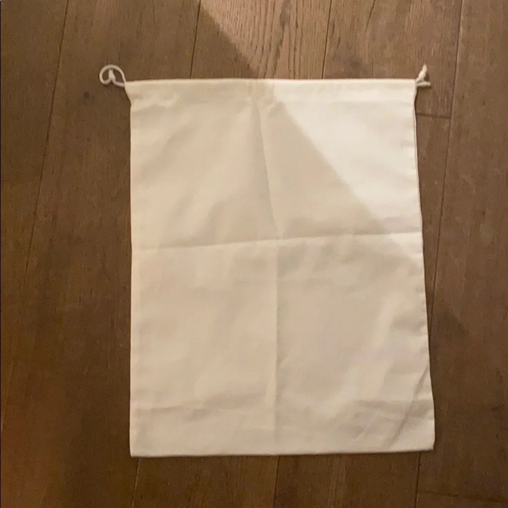 Park Hyatt Aviara white dustbag - 15.5